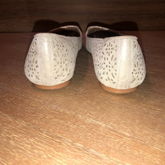 Vince Camuto Ballet Flats size 6 - Picture 4 of 7